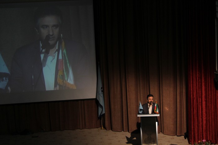 جشن بزرگ انقلاب در دانشگاه علوم پزشکی کردستان